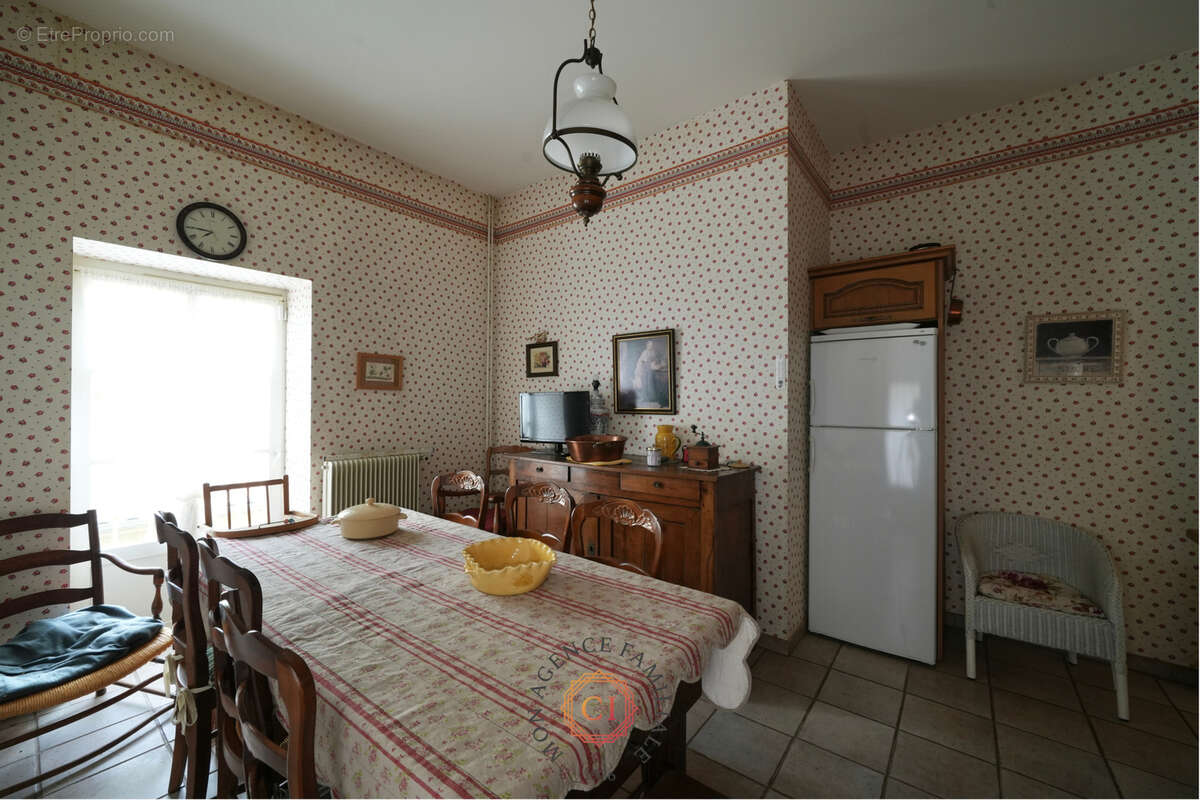 Maison à SAINT-MYON