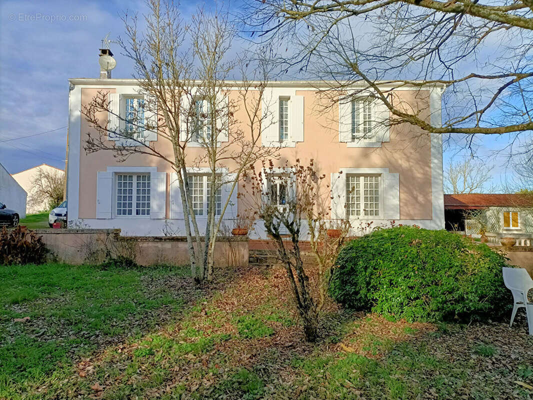 Maison à LUSSANT