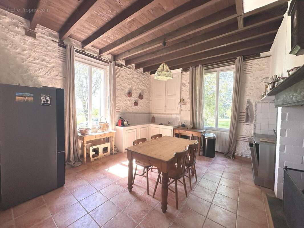 Maison à MONBAHUS