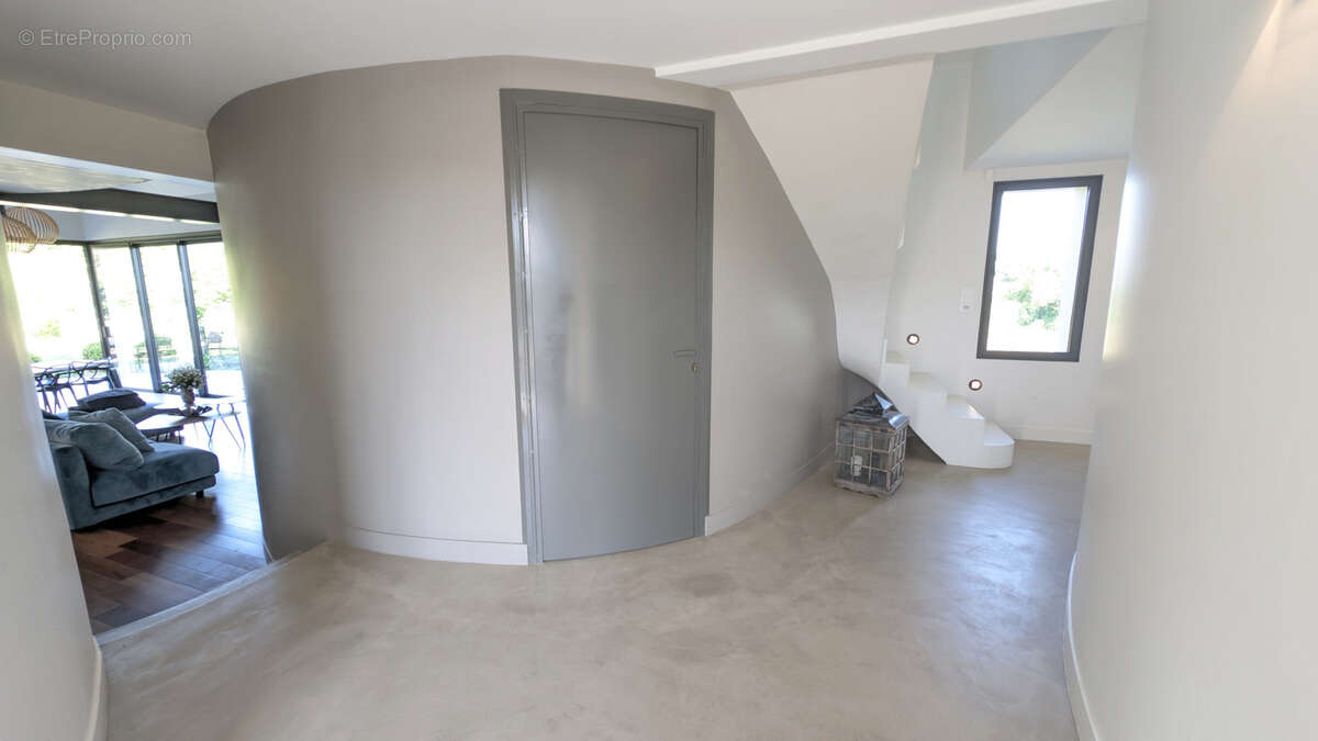 Maison à SAINT-QUENTIN-EN-TOURMONT