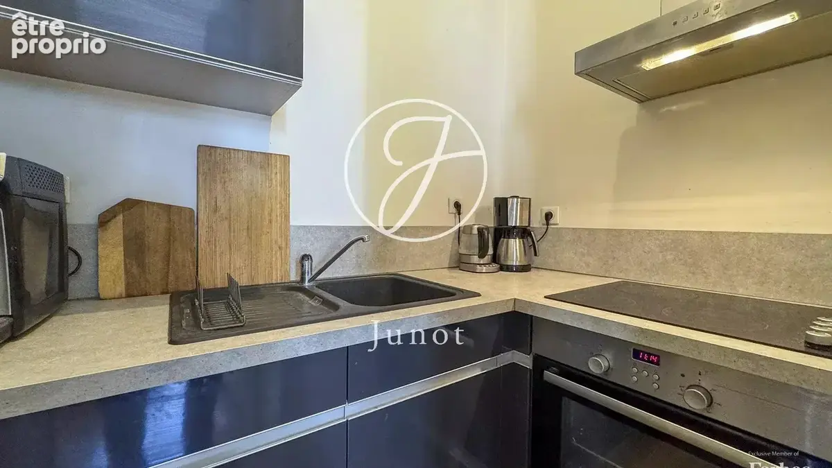 Lille - SAINT MICHEL - Appartement - 2 pièces - 48m² - Parking  - - photo 3
