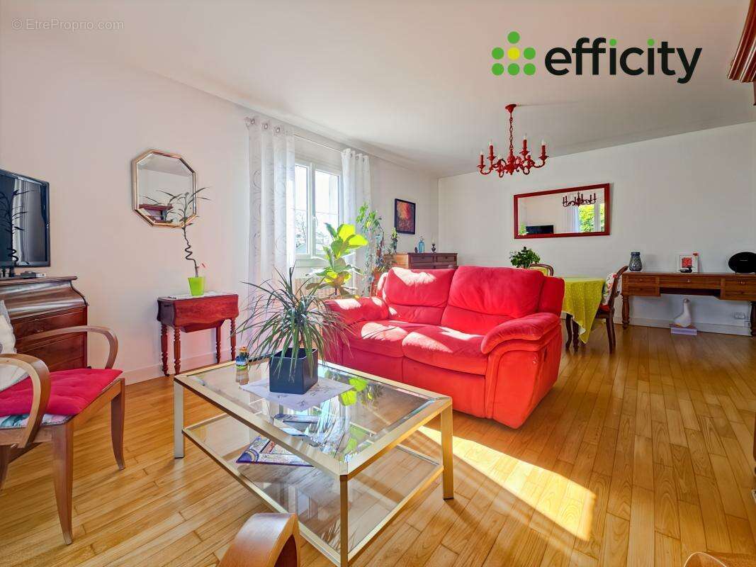 Maison à SAINT-YRIEIX-SUR-CHARENTE
