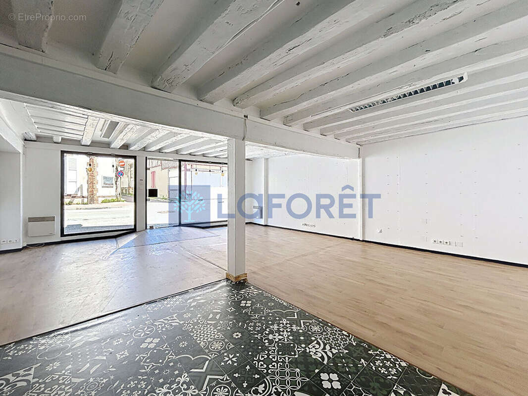 Commerce à VERNEUIL-SUR-AVRE