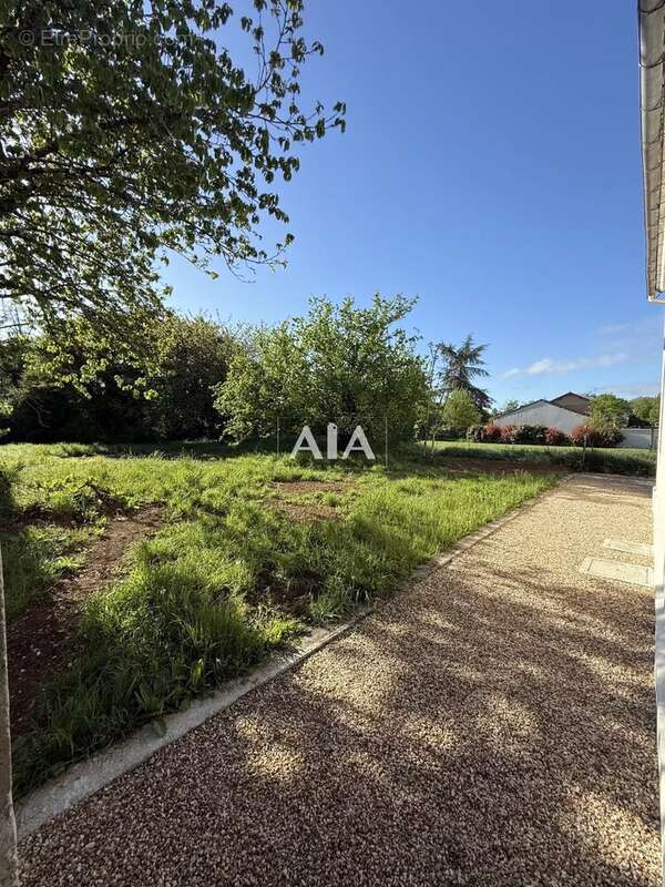 Maison à CHAMPNIERS