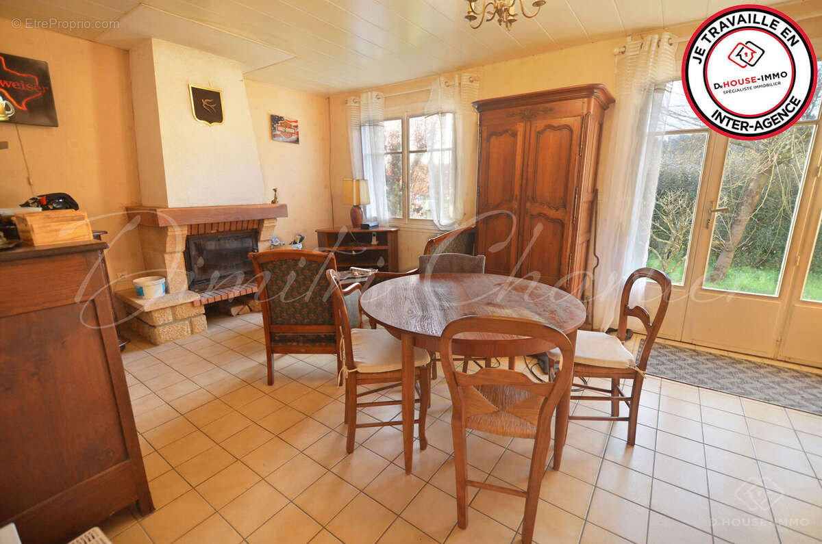 Maison à VENDAYS-MONTALIVET