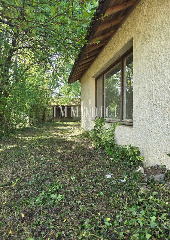 Maison à SAINT-TRIVIER-DE-COURTES