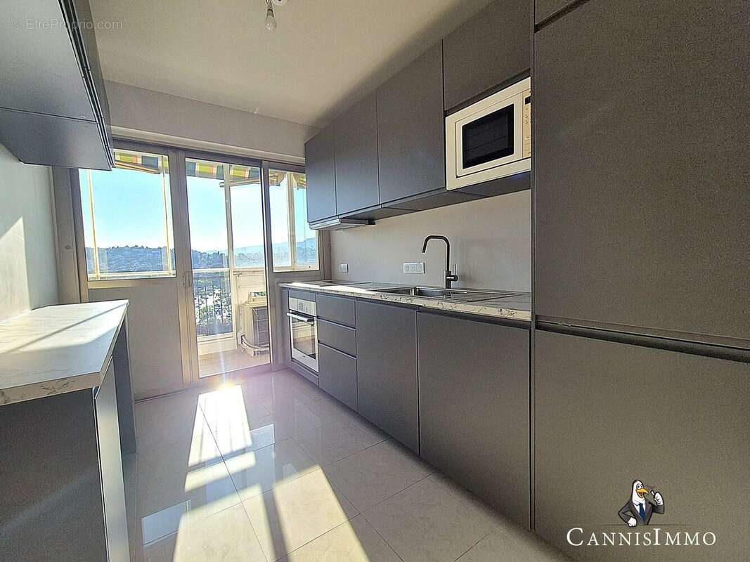NEW! MANDELIEU MARINA Adresse Exclusive 3p rénové cave et parking - photo 7