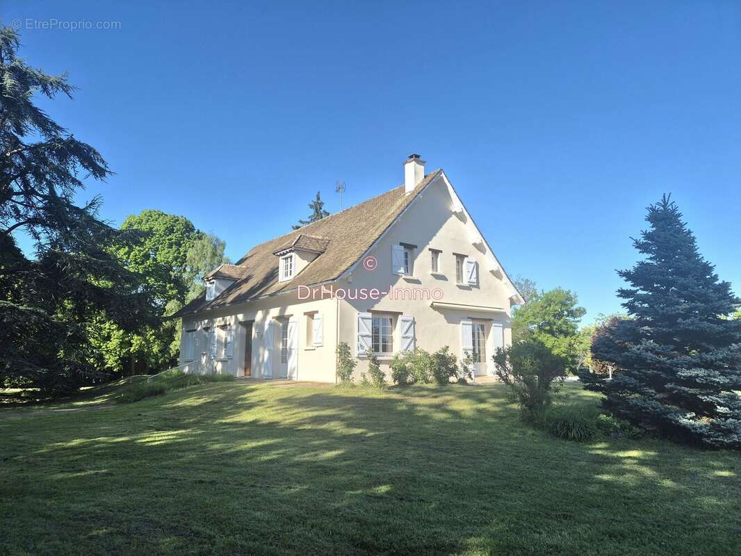Maison à DRACY-LE-FORT