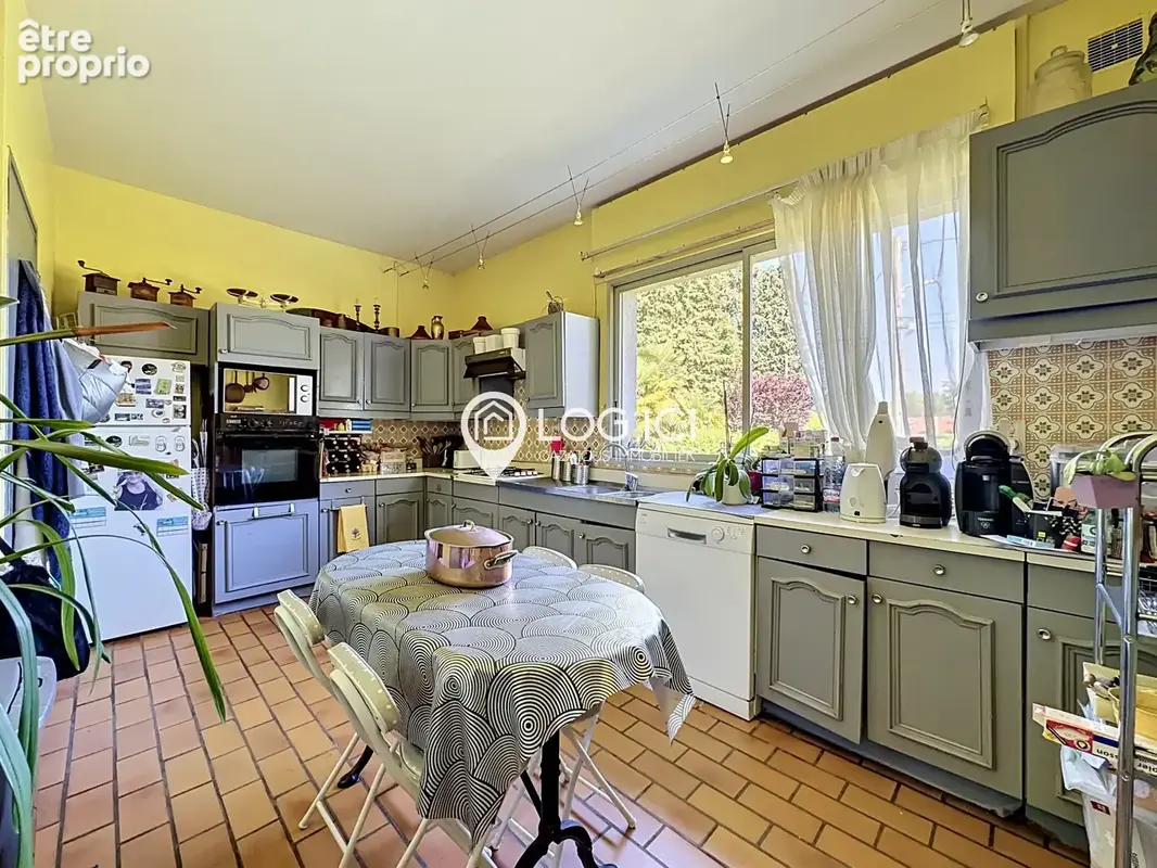 NAY - Vente Maison familiale atypique T9 sur 3 niveaux avec piscine - photo 10