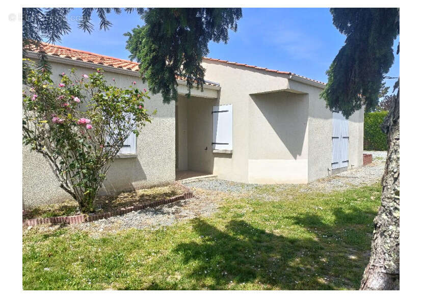 Maison à LES HERBIERS