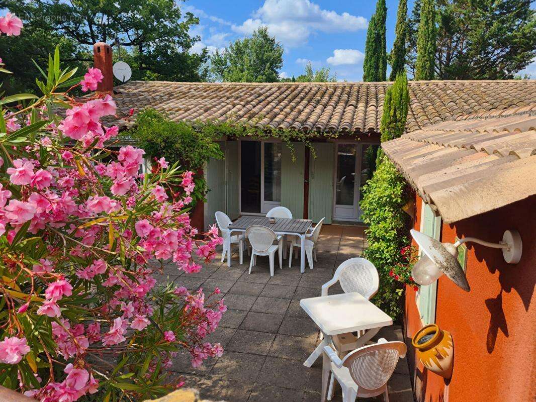 Maison à ROUSSILLON