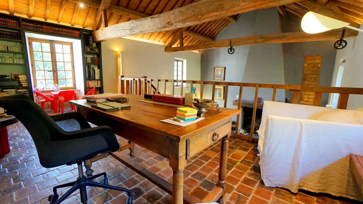 Maison à MEZIERES-SUR-SEINE