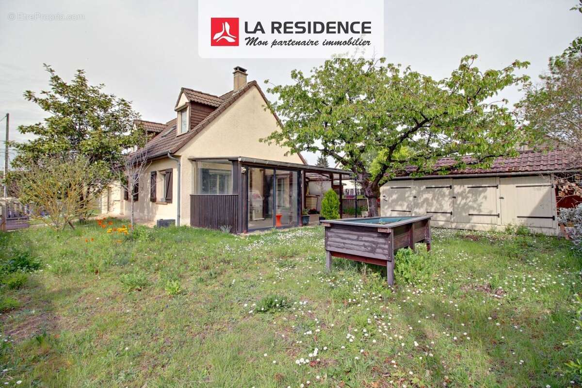 Maison à LES MUREAUX