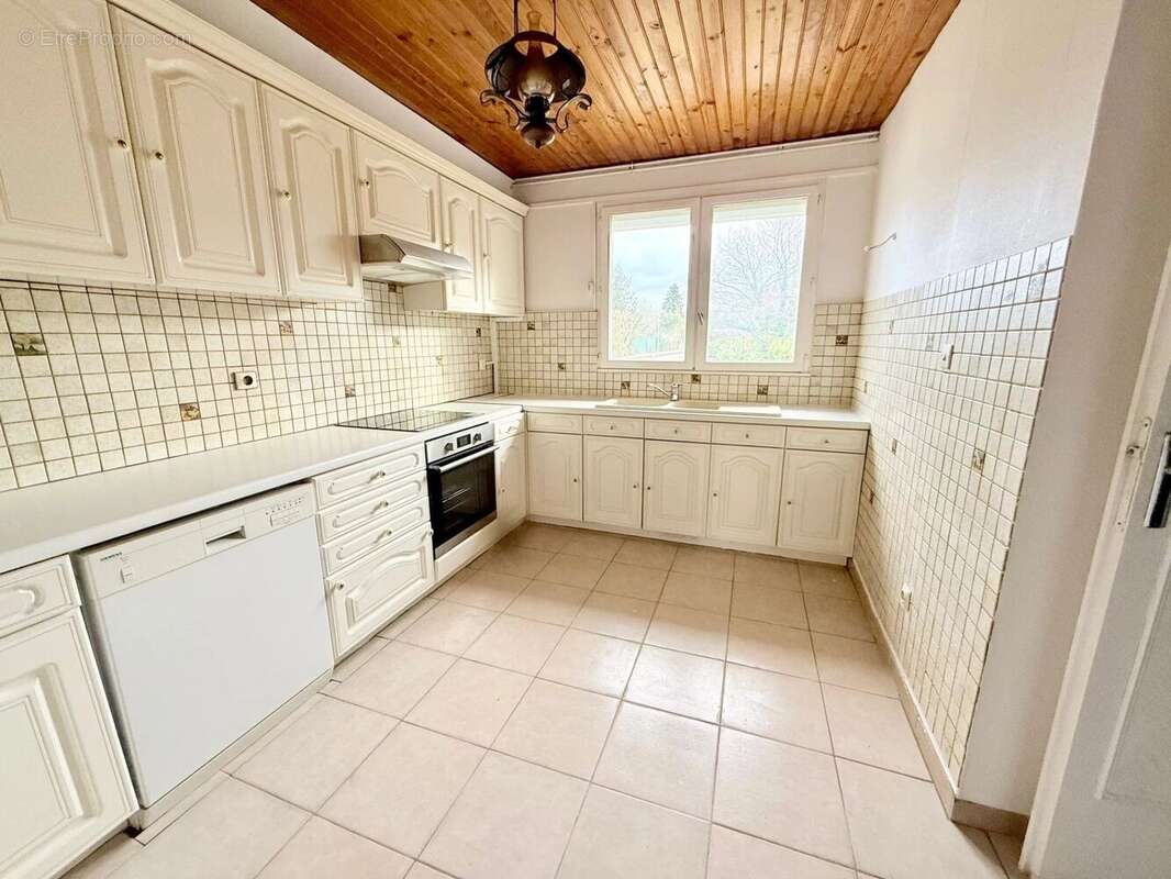 Maison à COMBS-LA-VILLE