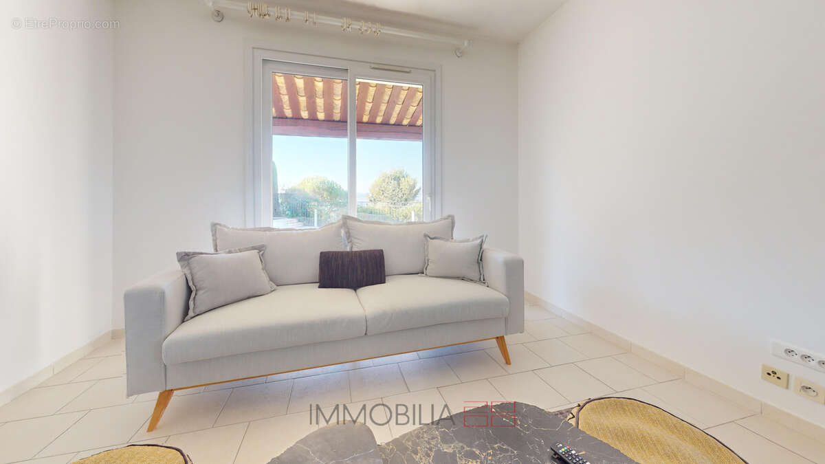 À vendre   maison - appartement indépendant - piscine et dépendances - photo 8