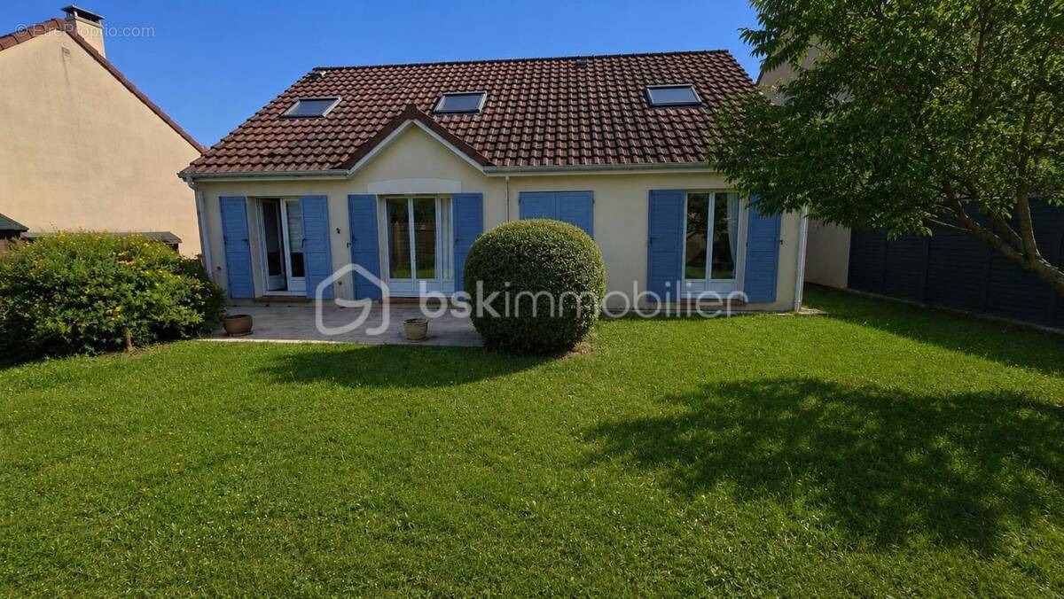 Maison à SAINT-PIERRE-DU-PERRAY