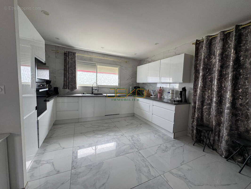 Maison 135 m² à La Calmette  - photo 6