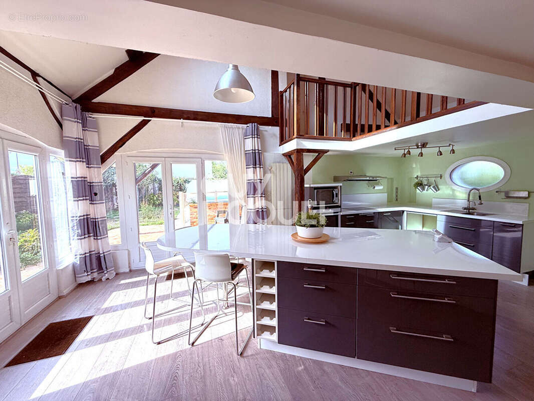 Maison à PLAIMPIED-GIVAUDINS