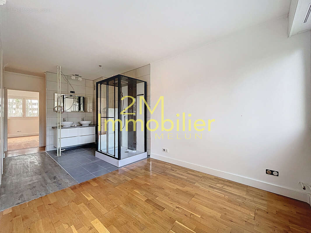 Appartement à VAUX-LE-PENIL