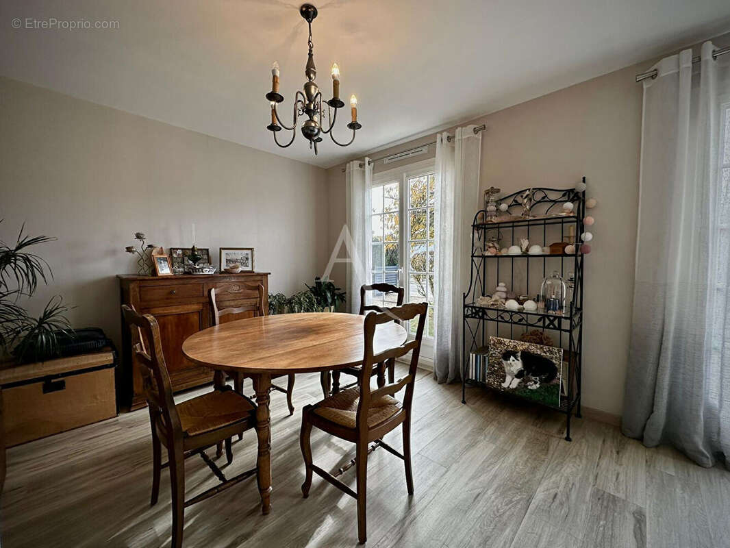 Maison à CHATEAUNEUF-EN-THYMERAIS