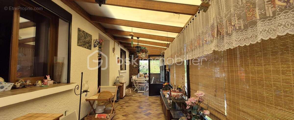Maison avec un Grand Terrain et beau potentiel - photo 5