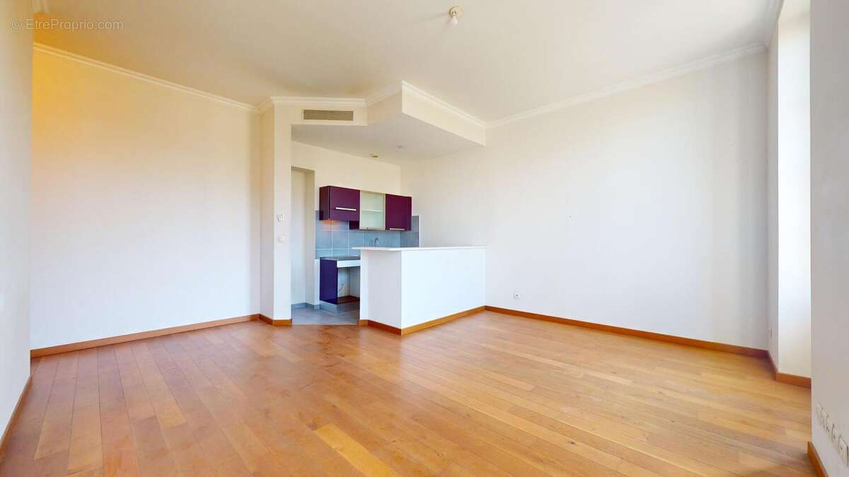 Appartement à MARSEILLE-2E