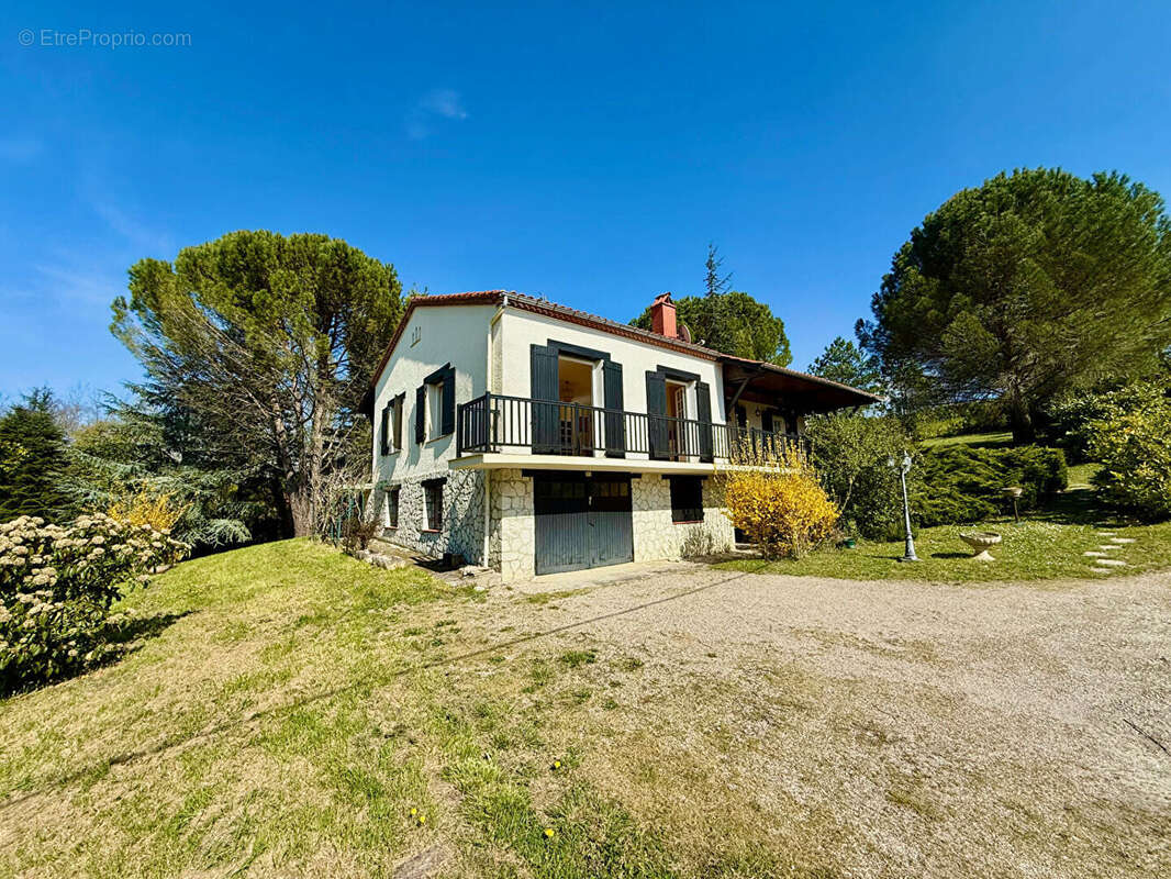 Maison à PUJOLS