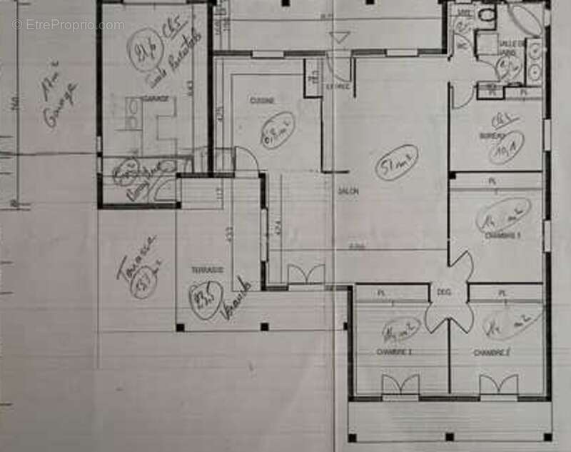 Villa familiale de plain-pied – 181 m² – 5 chambres – piscine – véranda – terrain de 916 m² - photo 20