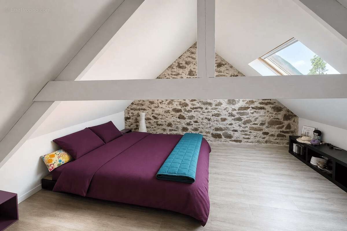 Maison familiale en pierres de caractère – 205 m² – 4 chambres – Jardin de 1 000 m² – Bréhan - photo 16