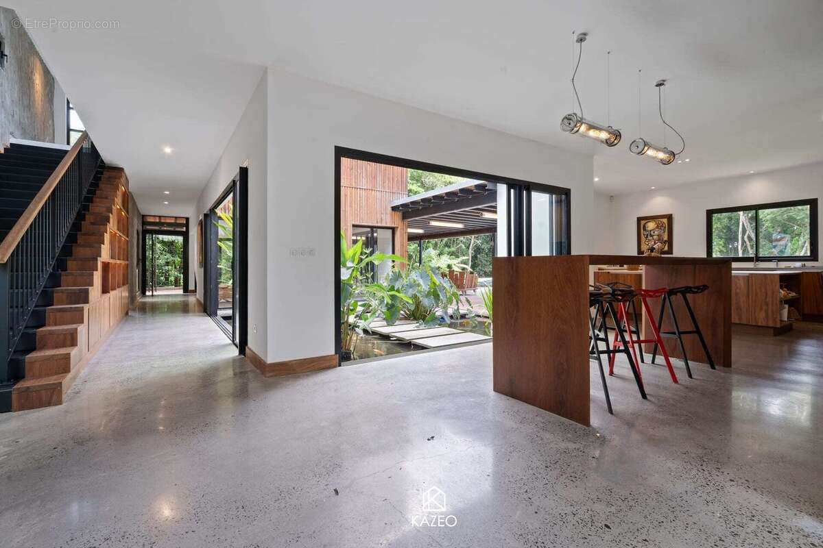 Maison 395 m² à Fort-De-France  - photo 5