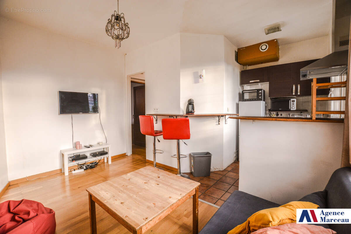 Appartement à COURBEVOIE