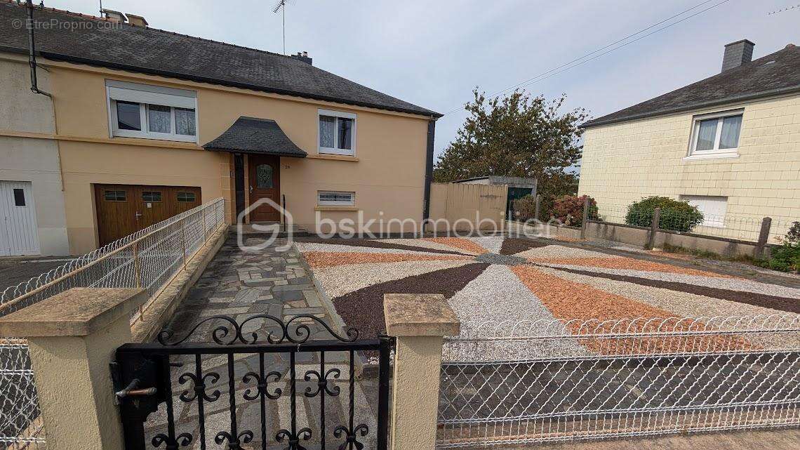 Maison à FOUGERES