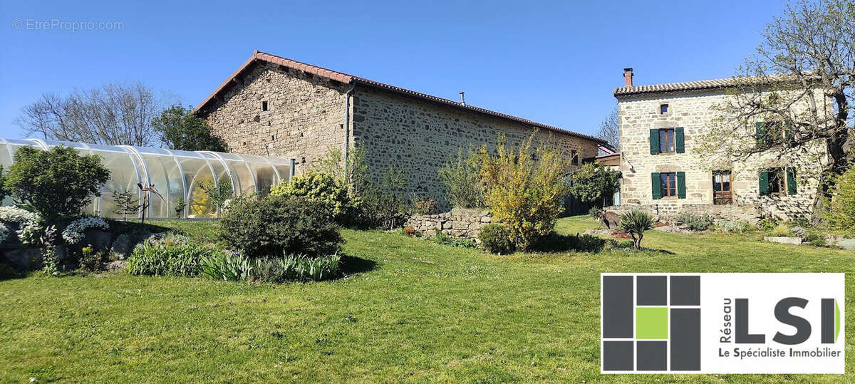 JARDIN / ABRI PISCINE - Maison à SAINT-DIER-D'AUVERGNE