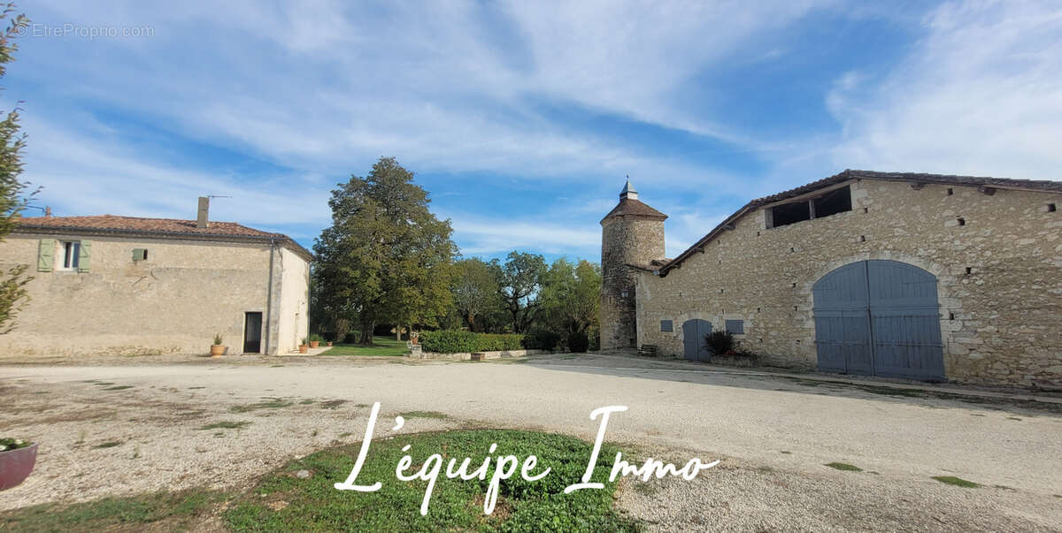 Maison à MAUVEZIN