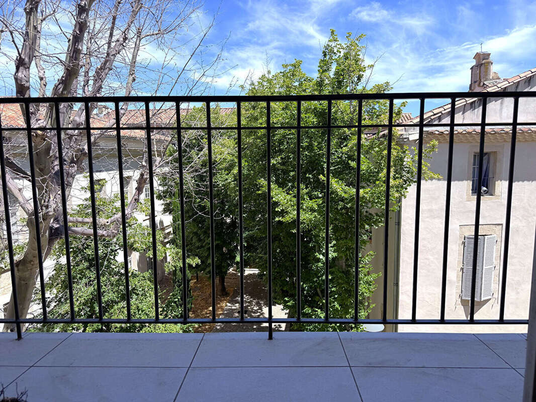 Appartement à VILLENEUVE-LES-AVIGNON