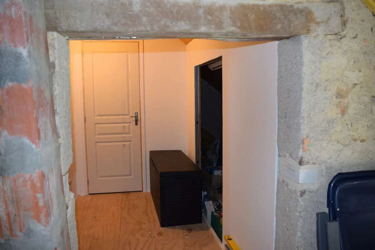 Maison à CHARRIN
