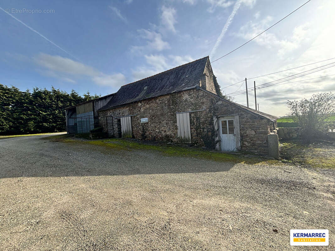 Maison à ARGENTRE-DU-PLESSIS