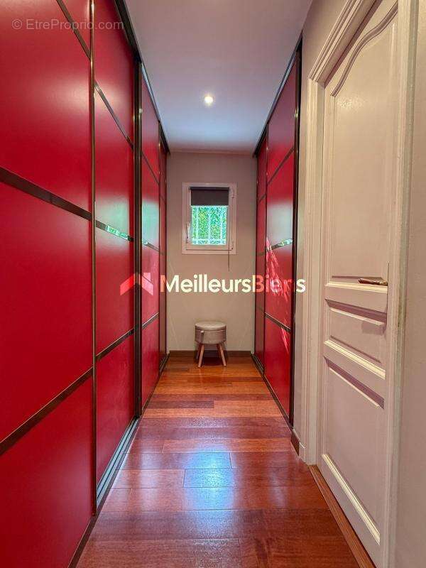 Maison à ROQUEBRUNE-SUR-ARGENS