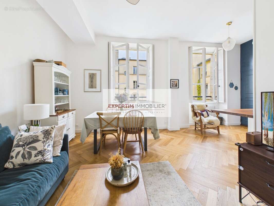 Appartement à VERSAILLES