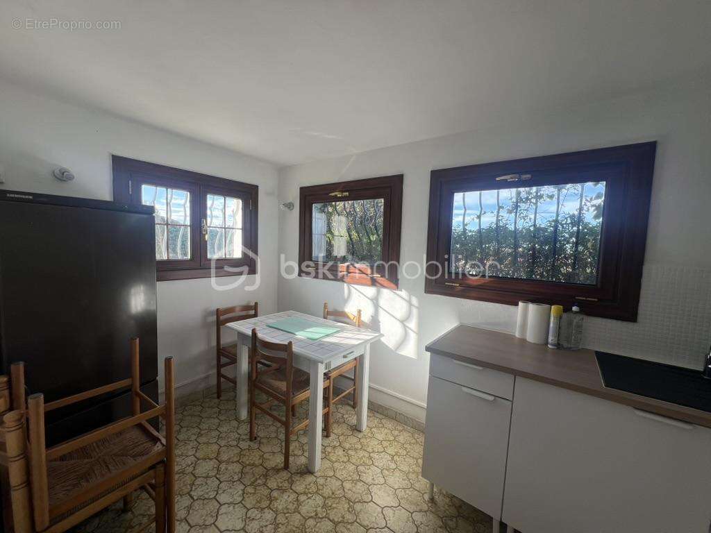 A Saint Jean de Luz, Maison 5 ch + T3 et terrain 1700 m2 divisible - vue océan et montagnes - photo 13