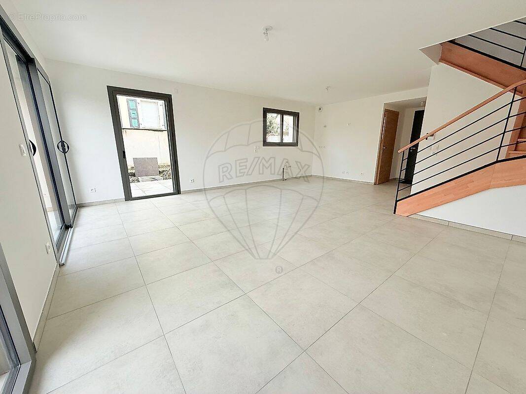 Maison à CONTAMINE-SUR-ARVE