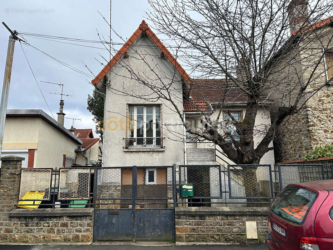 Maison à VILLENEUVE-LE-ROI