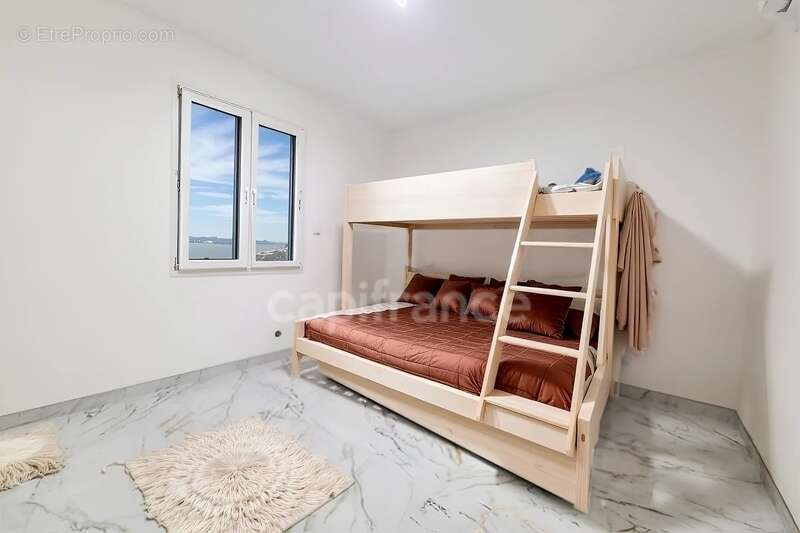 Maison à SAINT-JEAN-D'ANGELY