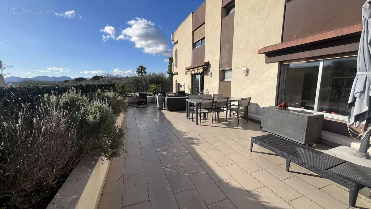 Appartement à LE CANNET