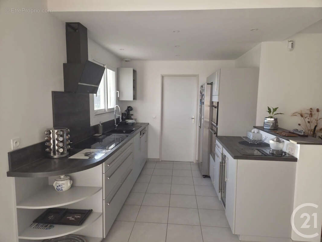 Maison à SAINT-ANTOINE-DE-FICALBA