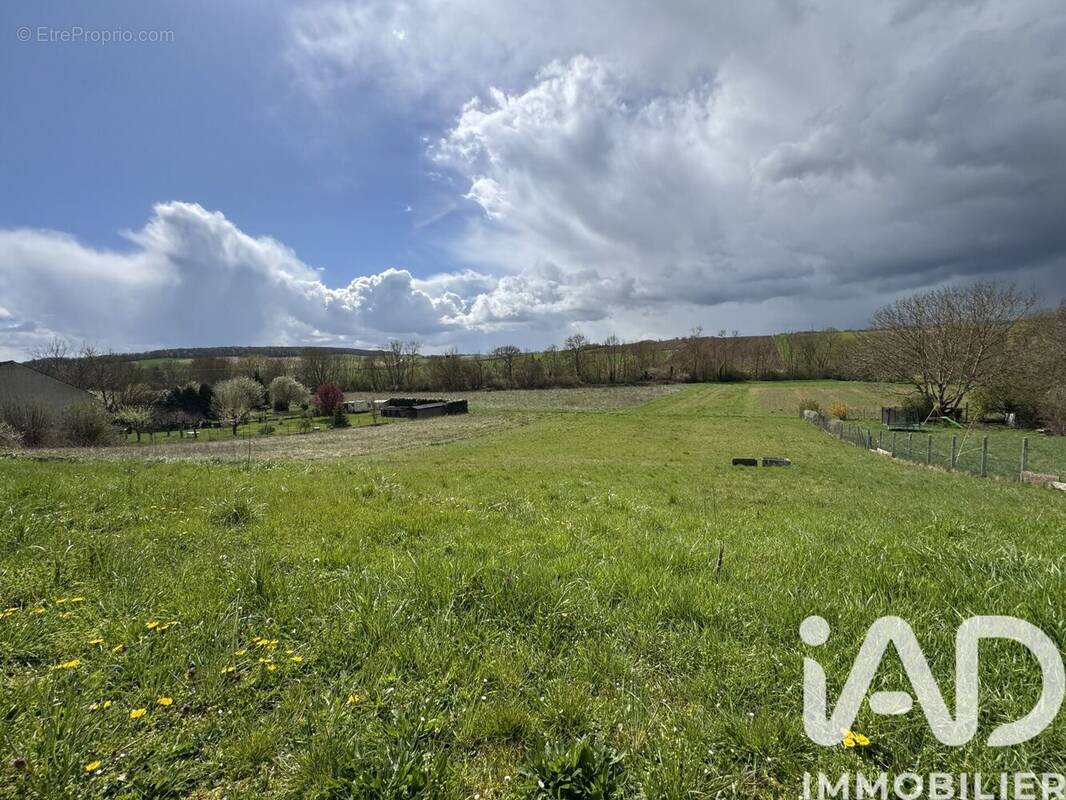 Photo 1 - Terrain à ESCAMPS