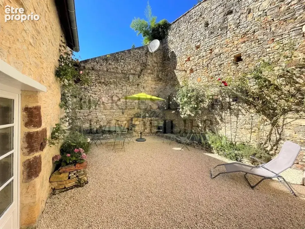Très belle maison de village en pierre sur 332m2 de terrain - photo 2