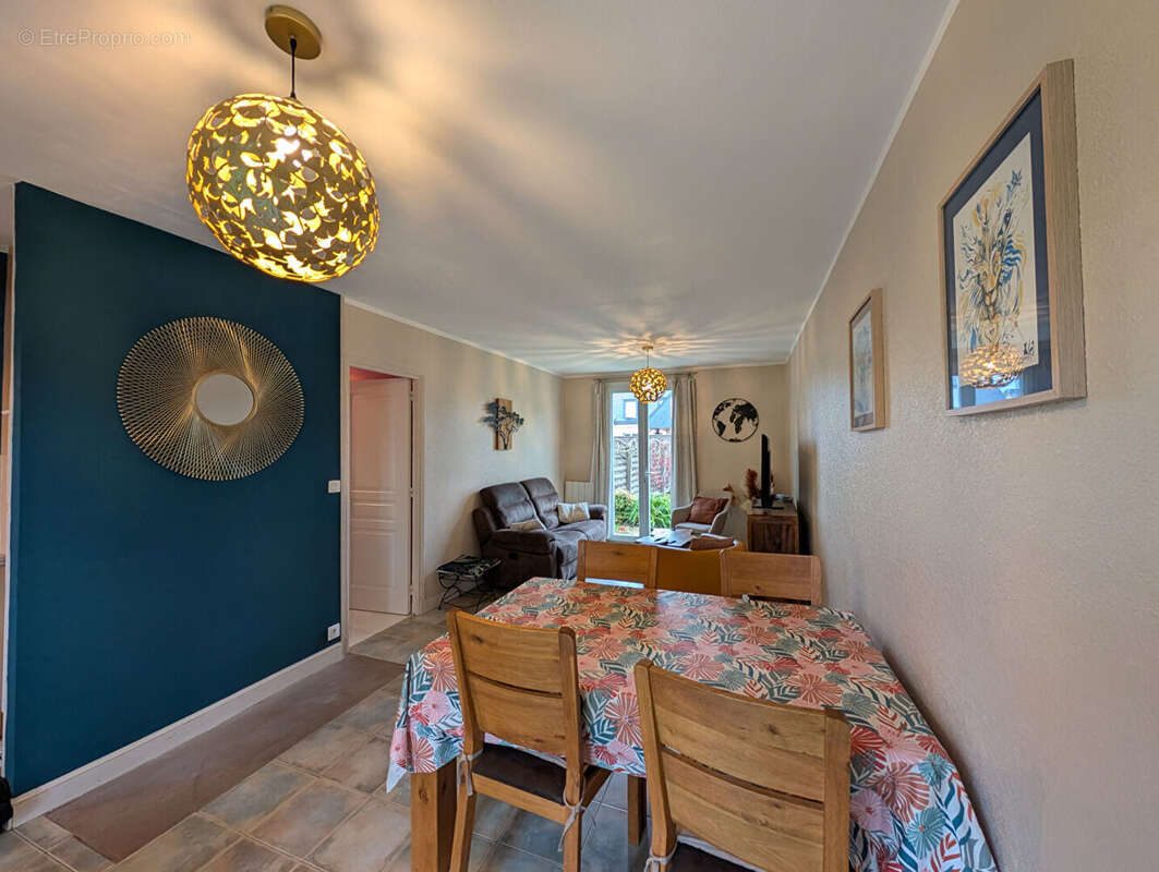 Maison à LE VIVIER-SUR-MER