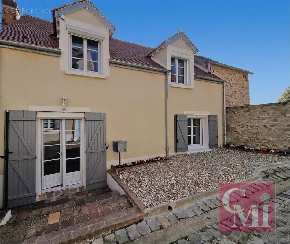 Maison à SAINT-CHERON