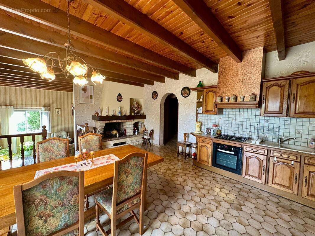 2 VILLAS  avec beau terrain et piscine - photo 23